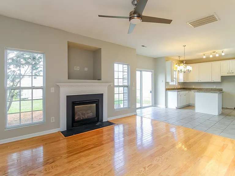 1225 Hampton Park Dr — Photo 5