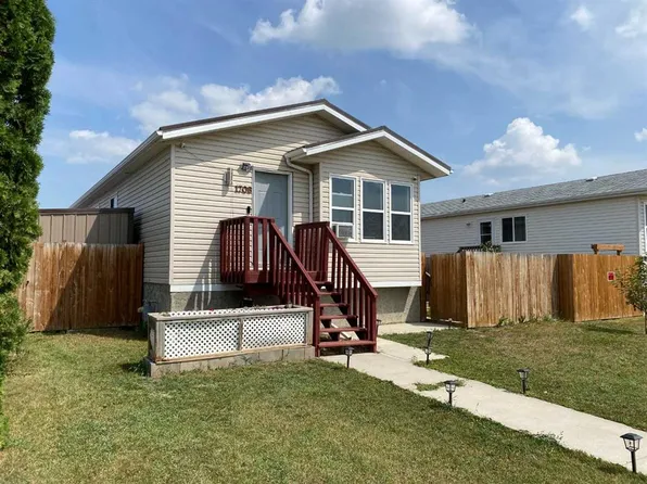 1708 S 2nd Ave E, Brooks, AB T1R 1K3