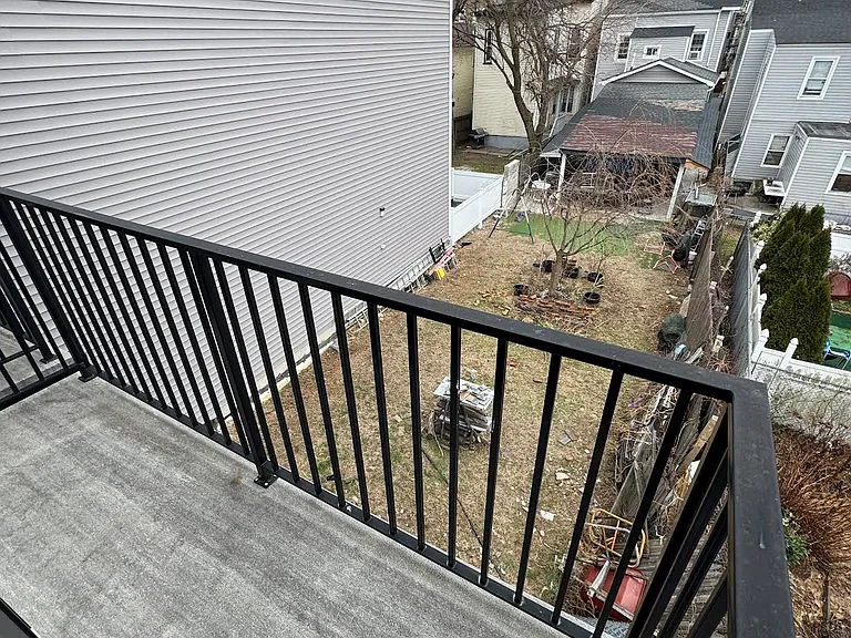 126 Governor St — Photo 9