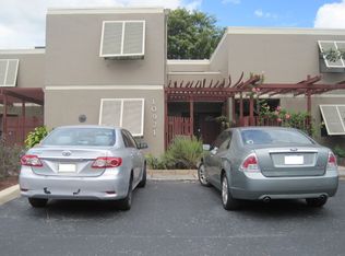 10921 S Lakeview Dr, Pembroke Pines, FL 33026