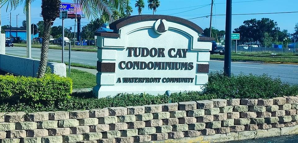1st image of 9221 Tudor Dr