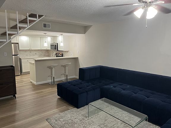 2nd image of 3121 Park Ln APT 1126