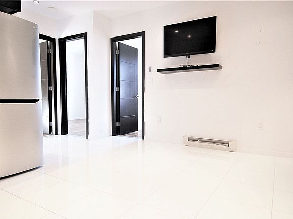 2nd image of 964 Amsterdam Ave #2W
