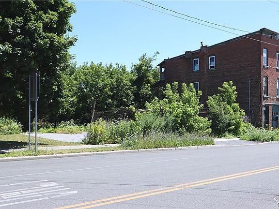 3rd image of 256 Coffeen St Lot 307
