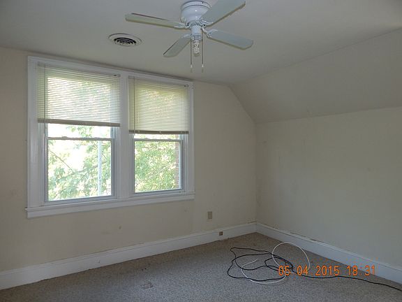 5th image of 205 N 15th Ave