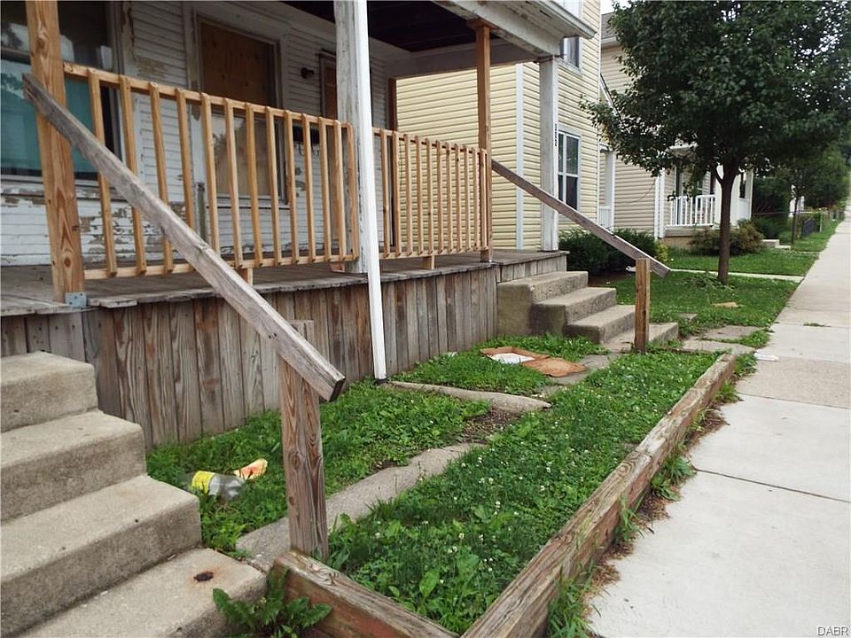 2nd image of 300 Nassau St