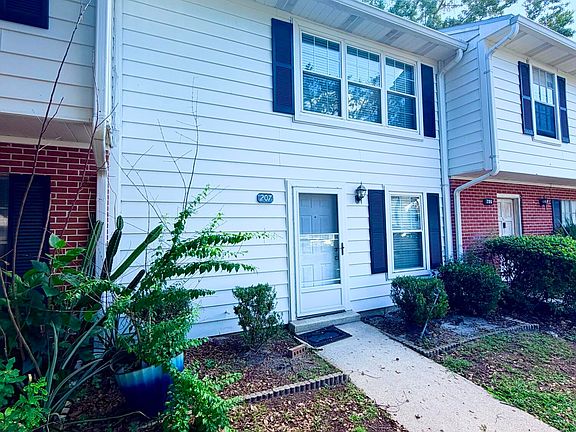 3rd image of 207 Kettering Ct