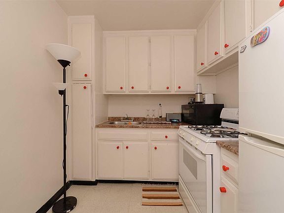 5th image of 8515 Main St APT 4S