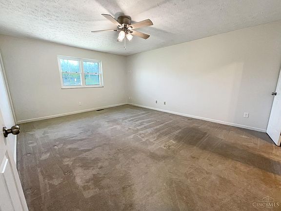 5th image of 3012 Woodside Dr