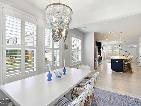 4th image of 8082 Easton Village Dr