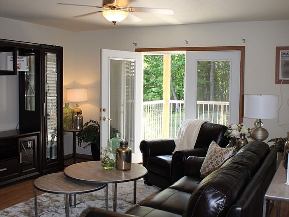 5th image of 2440 Southwoods Dr Unit 17