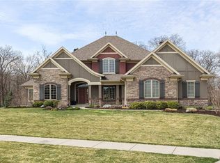 7303 Eagle Crest Dr, Johnston, IA 50131