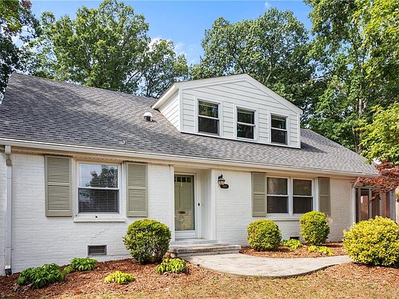 3rd image of 3415 Dogwood Dr