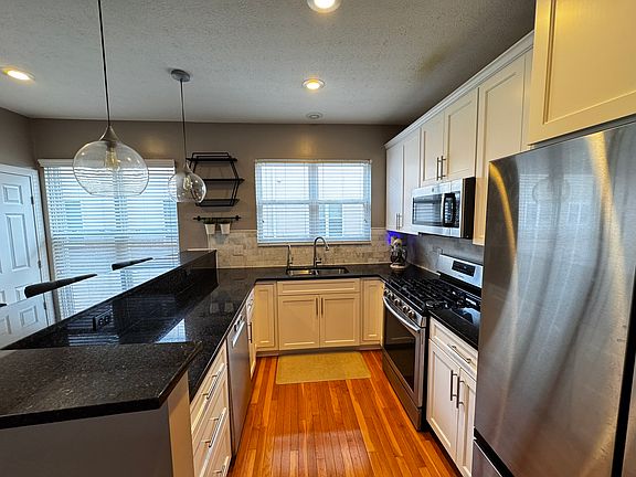 4th image of 1834 Northwest Blvd