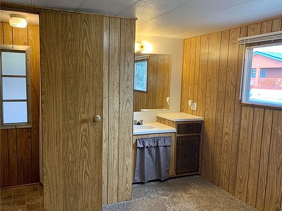 4th image of 537 NE Troutdale Ave