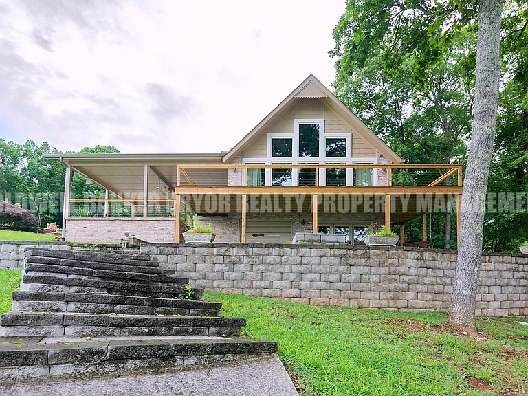 165 Lakeshore Ct — Photo 52