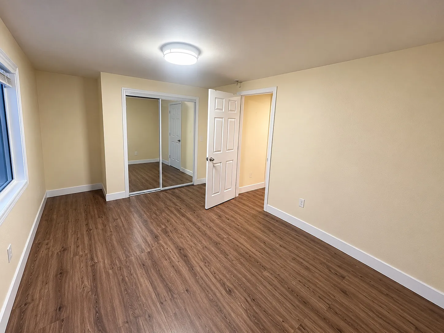 1 bed, 500 sqft, $1,900 — Photo 3