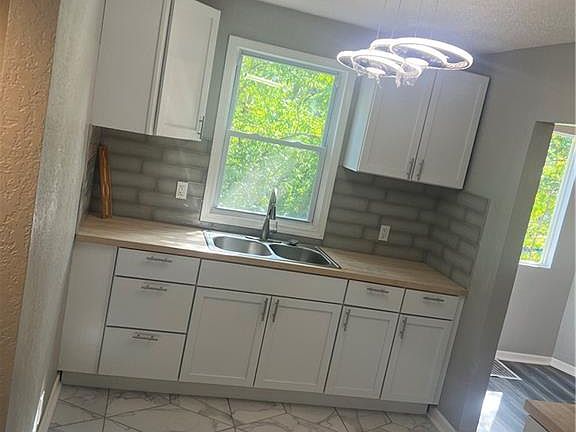 4th image of 4101 Garfield Ave
