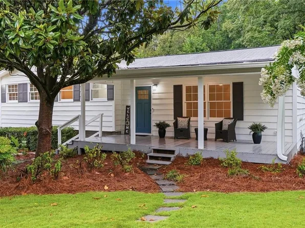 1784 W Elmwood Dr, Acworth, GA 30102