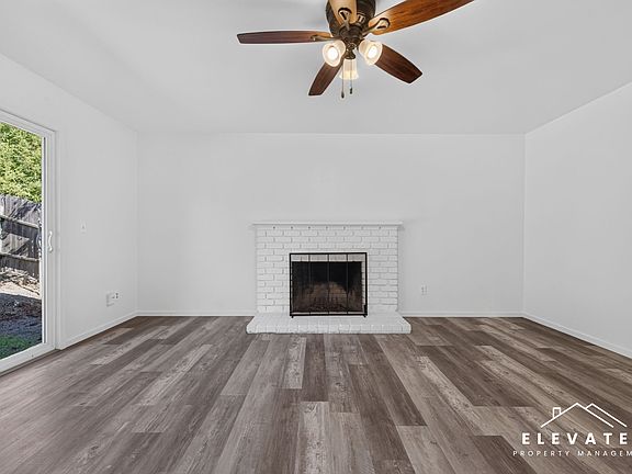 5th image of 933 Samuel Dr