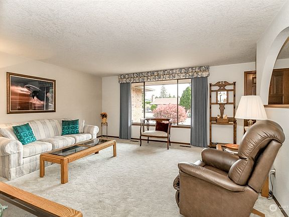 5th image of 122 Sunnyside Drive