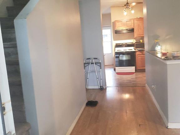 2nd image of 955 N West St