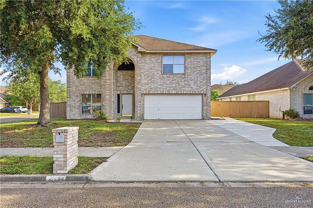 3 bed, 2.5 bath, 2629 sqft, $2,100 — Photo 1