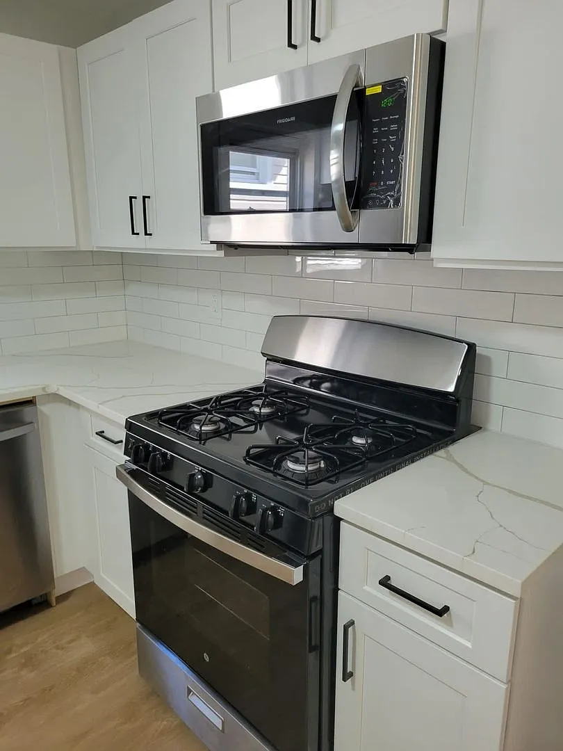 102 Evergreen Street — Photo 2