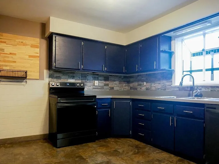 26015 Woodfield Rd — Photo 9