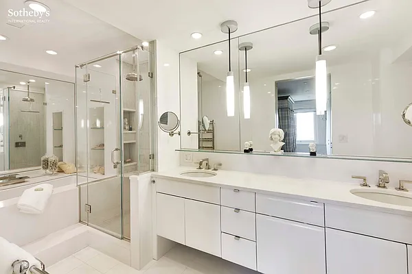 Sold by Sotheby's International Realty | media 8