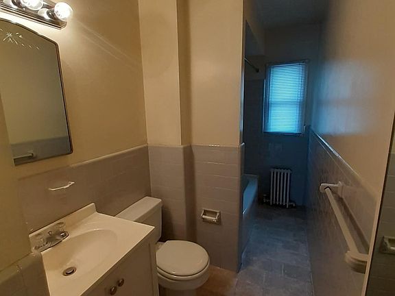 4th image of 213 Medway St APT 6A