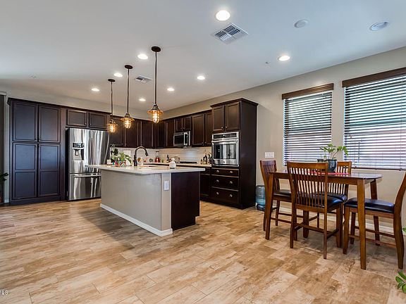 3rd image of 2427 W Gloria Ln