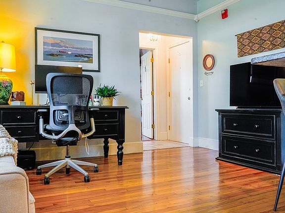 2nd image of 175 Shirley St #5
