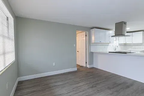 3 bed, 1020 sqft, $1,700 — Photo 3