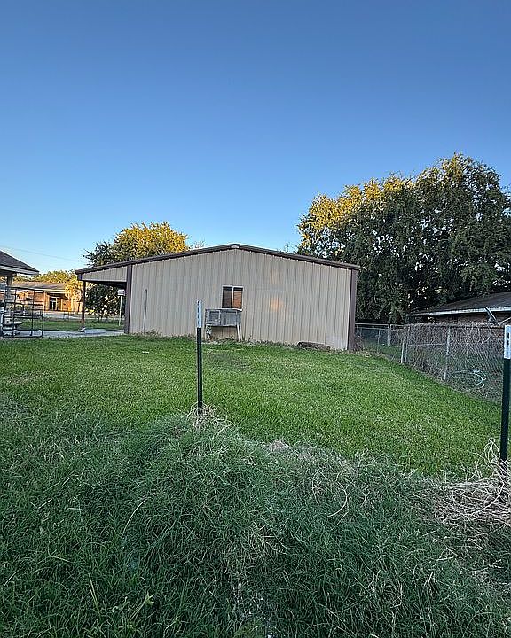 1st image of 311 N Leblanc St
