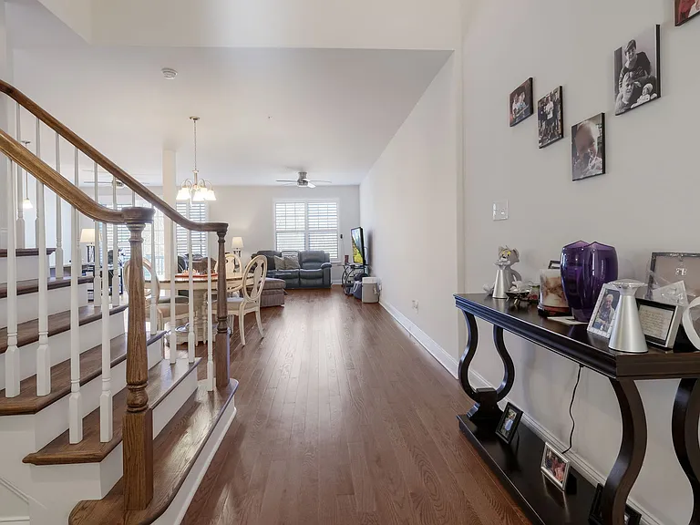 44 Hunters Ln — Photo 5