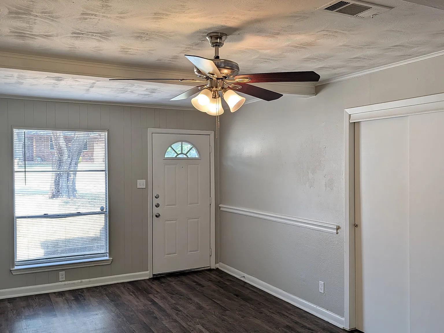 1820 Warren Ln. Fort Worth, TX 76112 — Photo 3