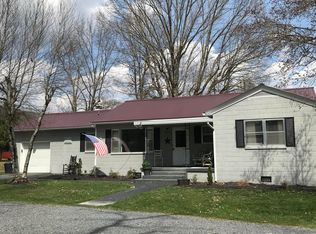 293 Clay St, Rupert, WV 25984