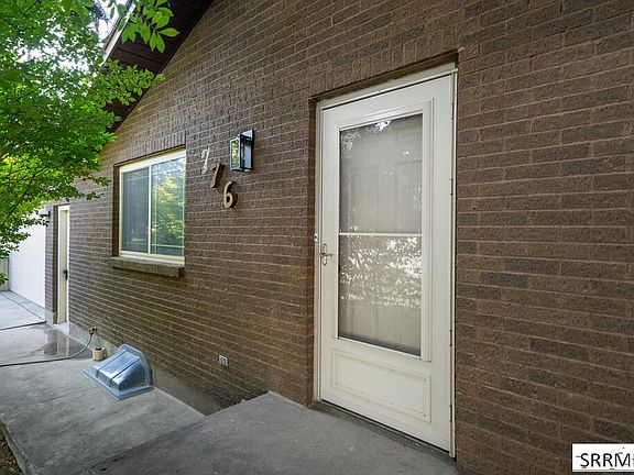 2nd image of 776 Adell Ave