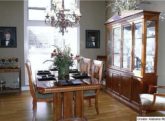 3rd image of 5713 Woodland Trl