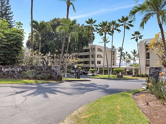 3rd image of 75-6106 Alii Dr #308
