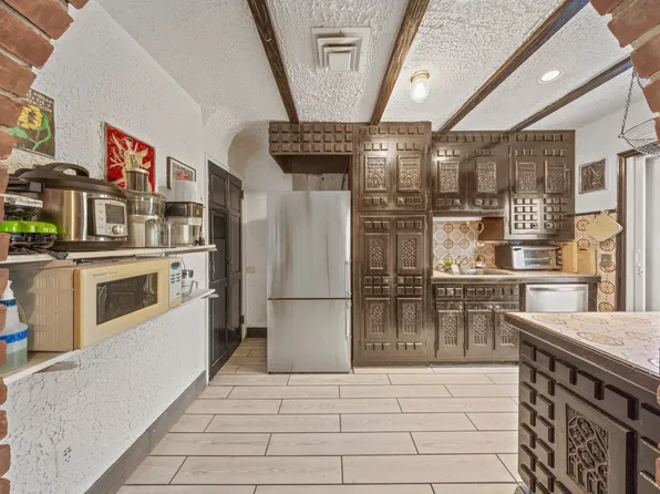 75-27 Furmanville Avenue image 6 of 19