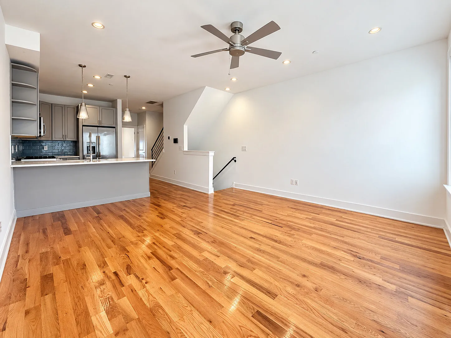 City Views & Rooftop Living | Spacious 3-Bed, 3-Bath Residence — Photo 2
