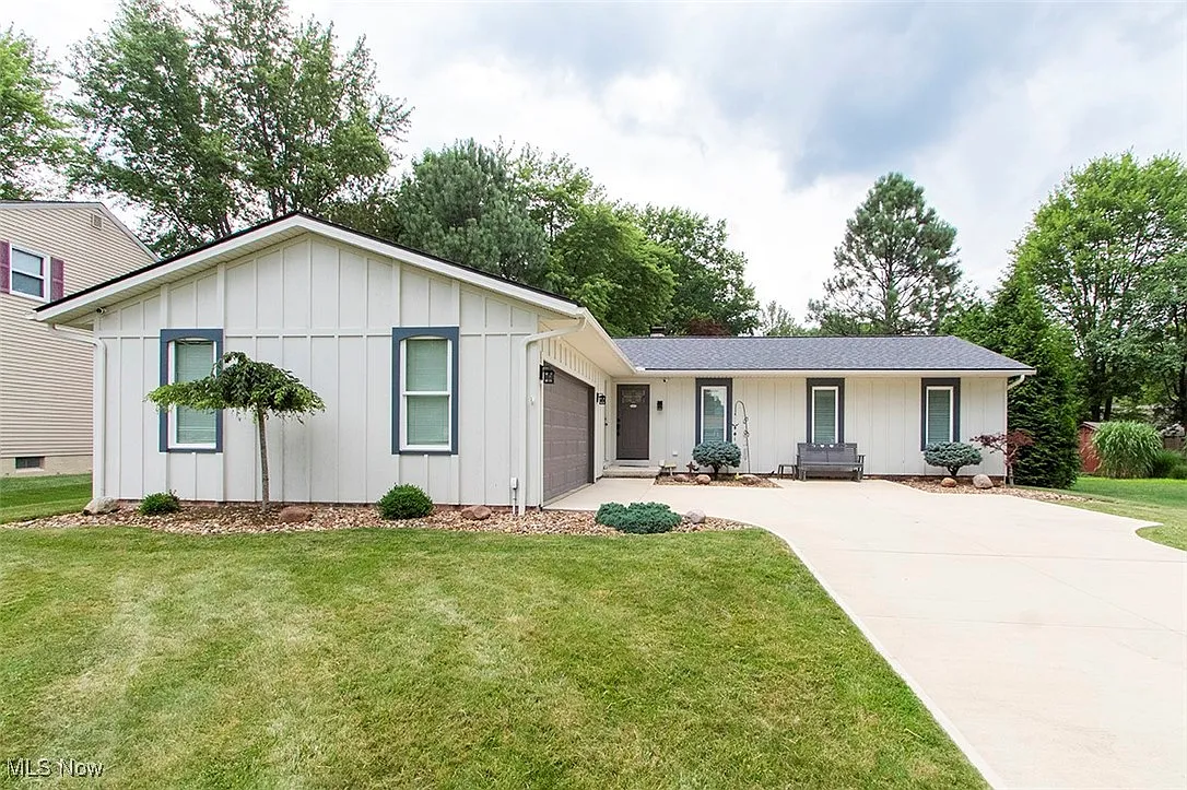 3565 Monterey Cir photo 1