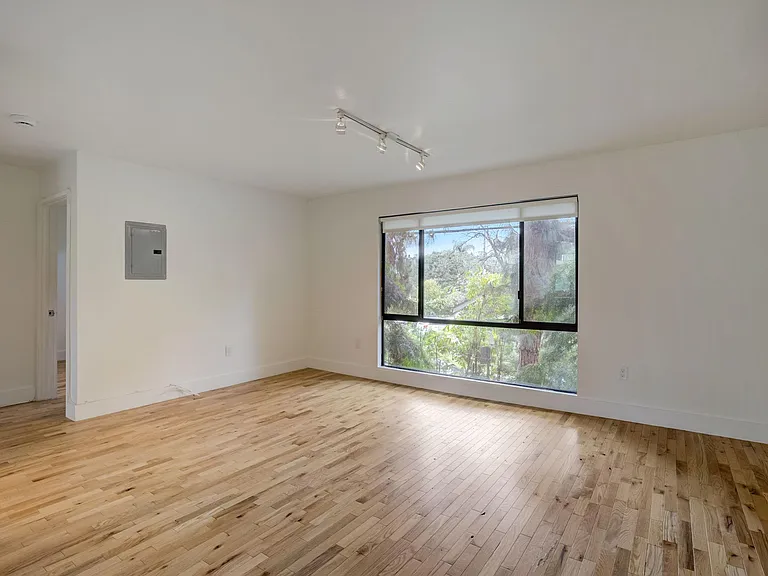 5525 Media Dr #6 — Photo 13
