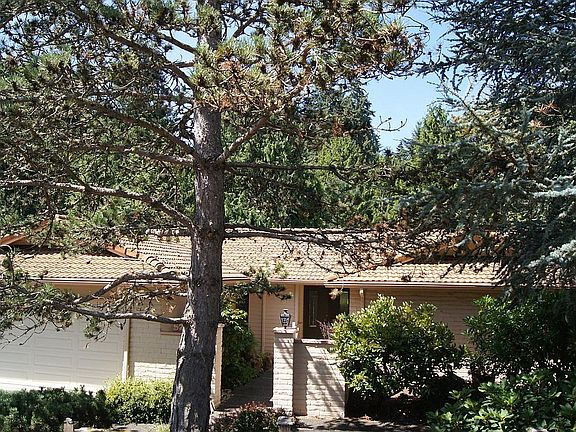 2nd image of 521 130th Ave NE