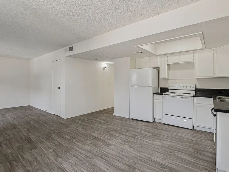 Pacific Palms Apartment Homes — Photo 26