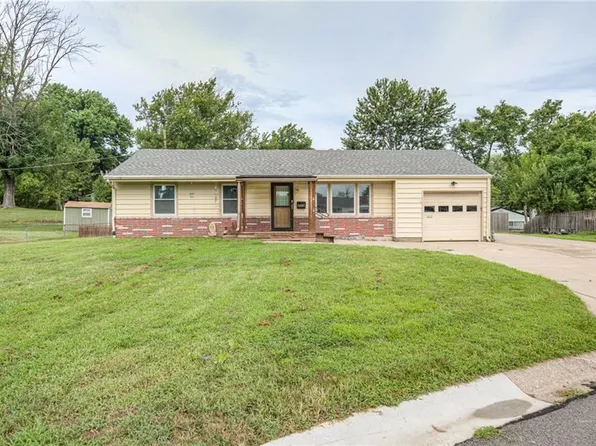3908 N Denver Ct, Kansas City, MO 64117