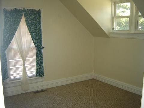 3rd image of 305 Euclid Ave