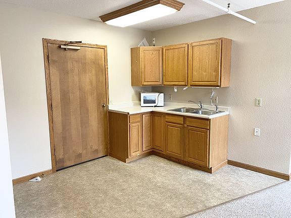 AM 305 Kitchenette
